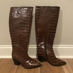 Comfort Faux Leather Brown Women’s Boots size 7 M